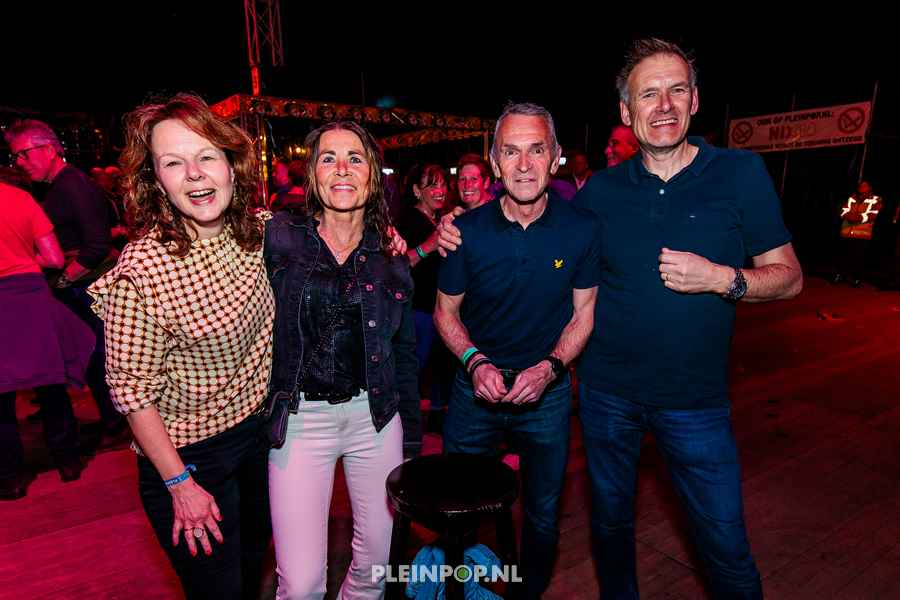 Publiek Bewerkt    (4)